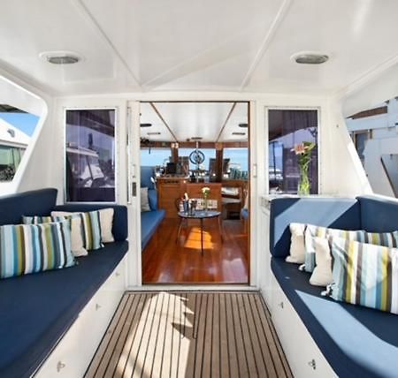 Charming Boat In Barcelona - Perfect Getaway Hotel Sant Adria de Besos Ngoại thất bức ảnh