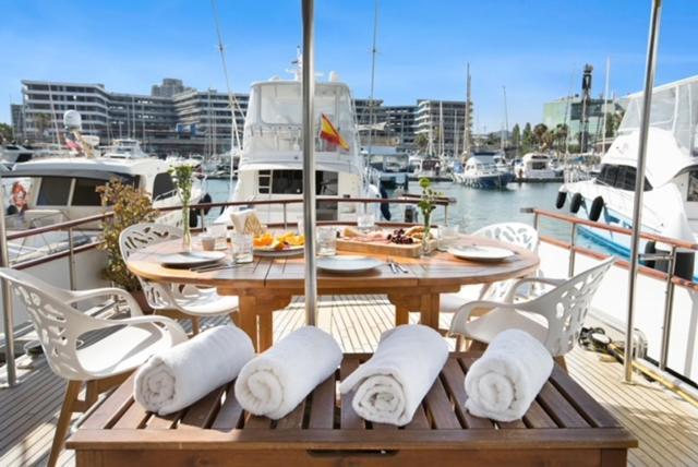 Charming Boat In Barcelona - Perfect Getaway Hotel Sant Adria de Besos Ngoại thất bức ảnh