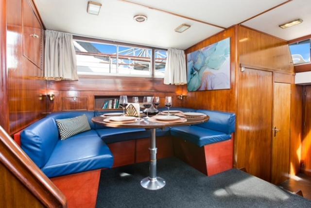 Charming Boat In Barcelona - Perfect Getaway Hotel Sant Adria de Besos Ngoại thất bức ảnh