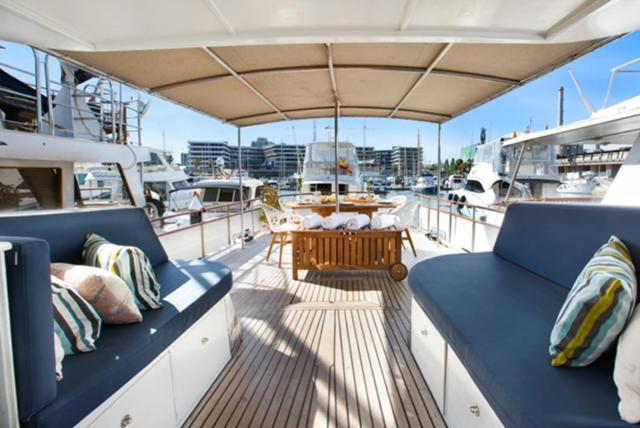 Charming Boat In Barcelona - Perfect Getaway Hotel Sant Adria de Besos Ngoại thất bức ảnh