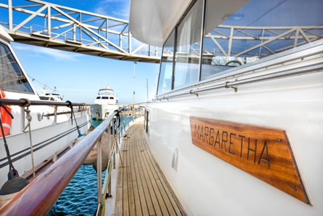 Charming Boat In Barcelona - Perfect Getaway Hotel Sant Adria de Besos Ngoại thất bức ảnh